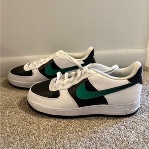 Nike Kids' White and Green Sneakers